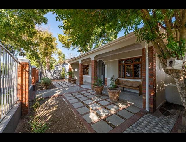 4 BEDROOM HOUSE FOR SALE IN BOSTON